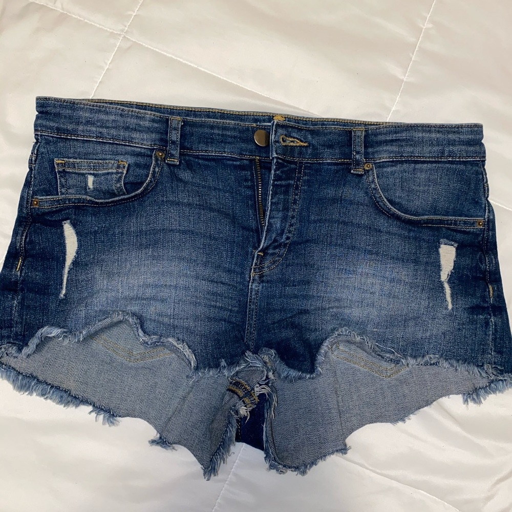 HM distressed shorts